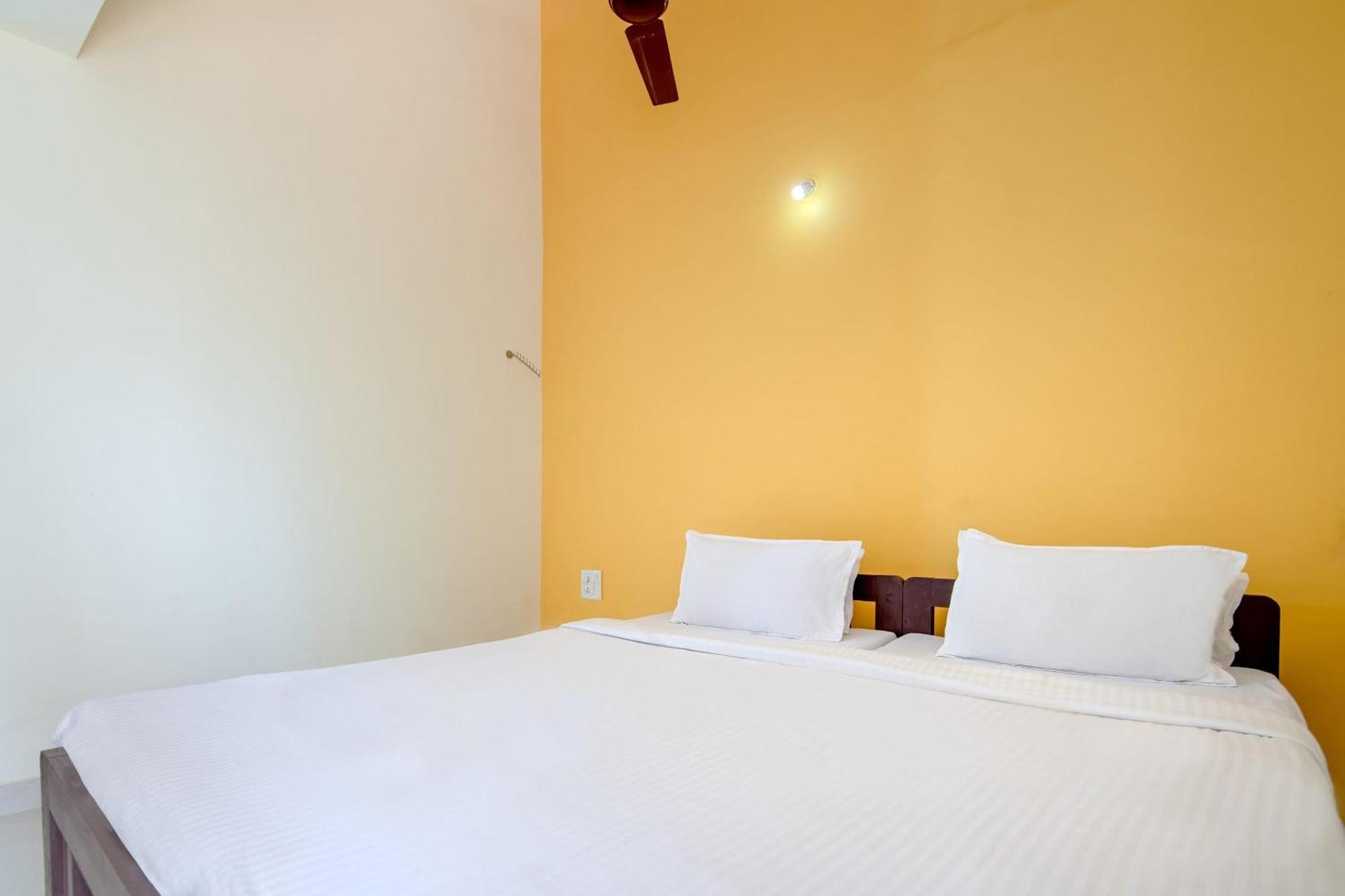 Spot On Ps Guest House Калангут Екстер'єр фото